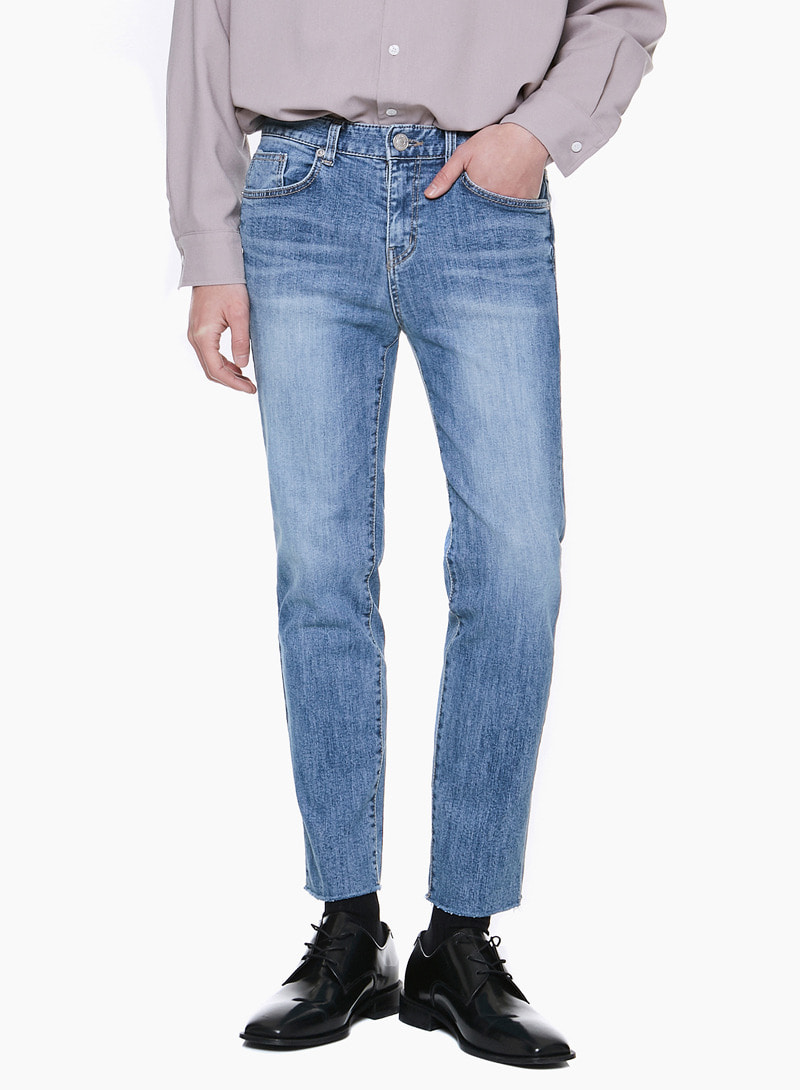 LM034 PERFECT STRAIGHT JEANS_LIGHT BLUE